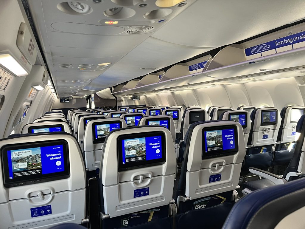 united airlines empty economy plus o5AuPc